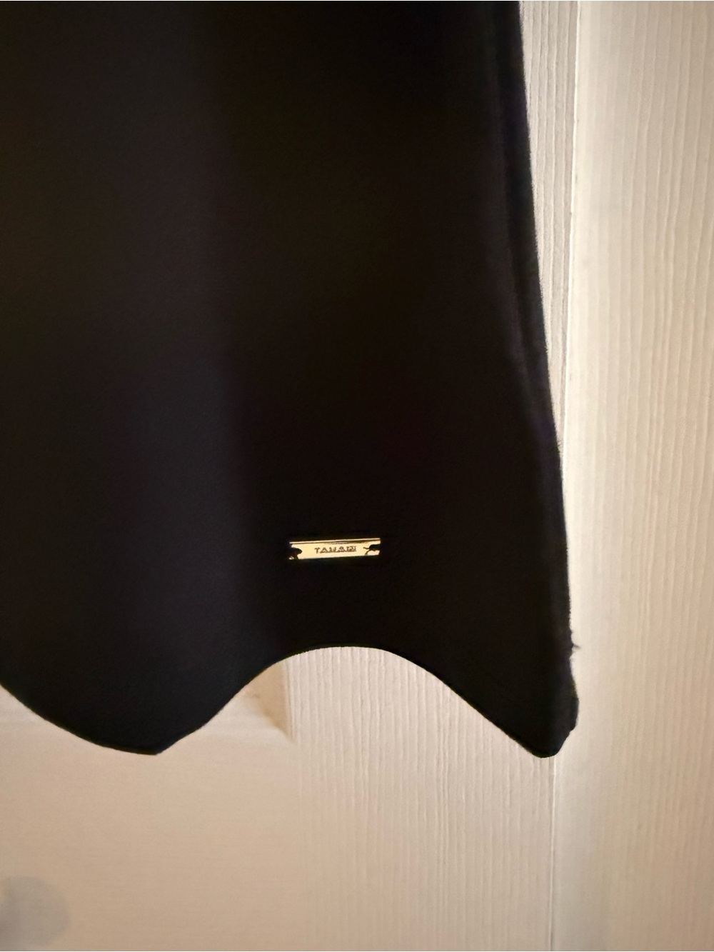 Tahari Black Sleeveless Stretch Knit Top Large
